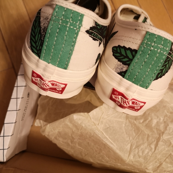 Vans OG Authentic LX Sneakers in Sweet Leaf - Picture 6 of 7